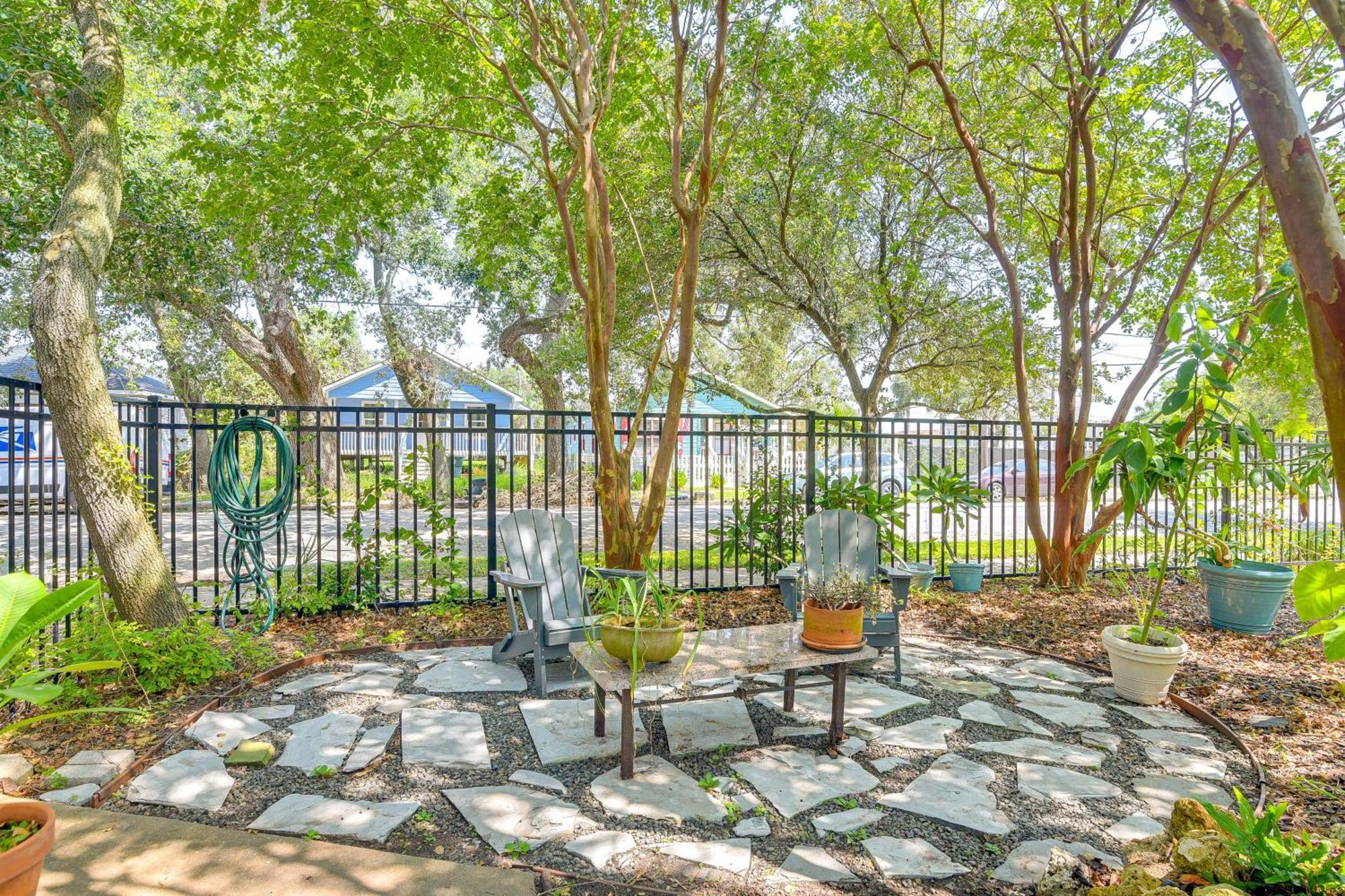 Cozy Galveston Apartment With Private Beach Pass! Exterior foto